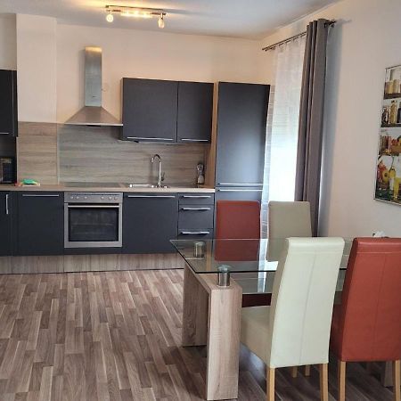 Zentral Gelegene, Sehr Ruhige Und Helle Wohnung Graz Bagian luar foto