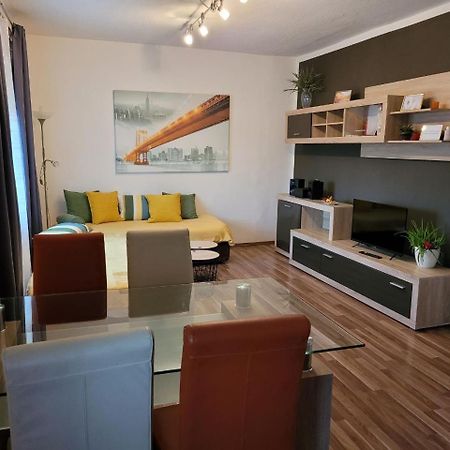 Zentral Gelegene, Sehr Ruhige Und Helle Wohnung Graz Bagian luar foto