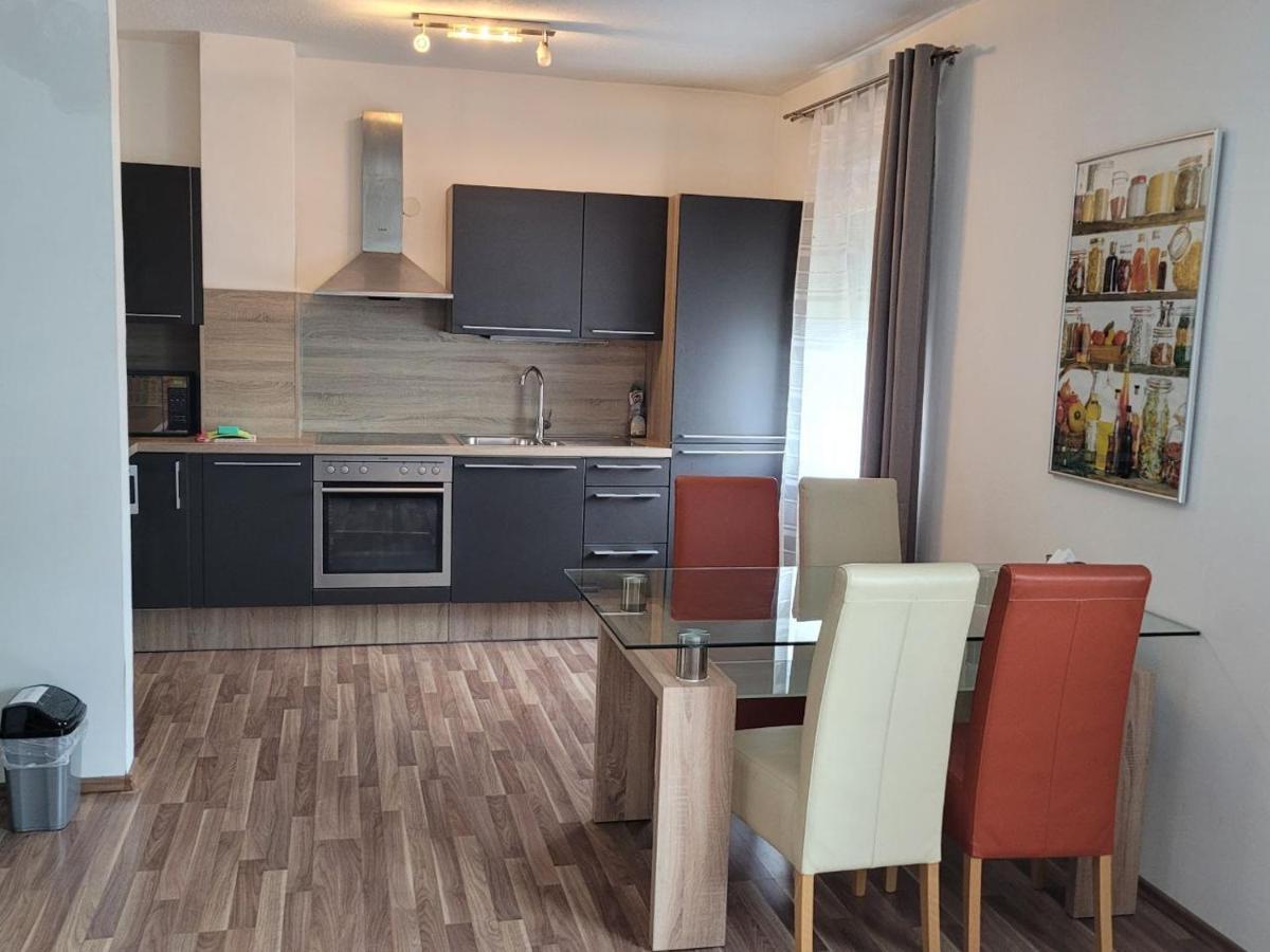 Zentral Gelegene, Sehr Ruhige Und Helle Wohnung Graz Bagian luar foto