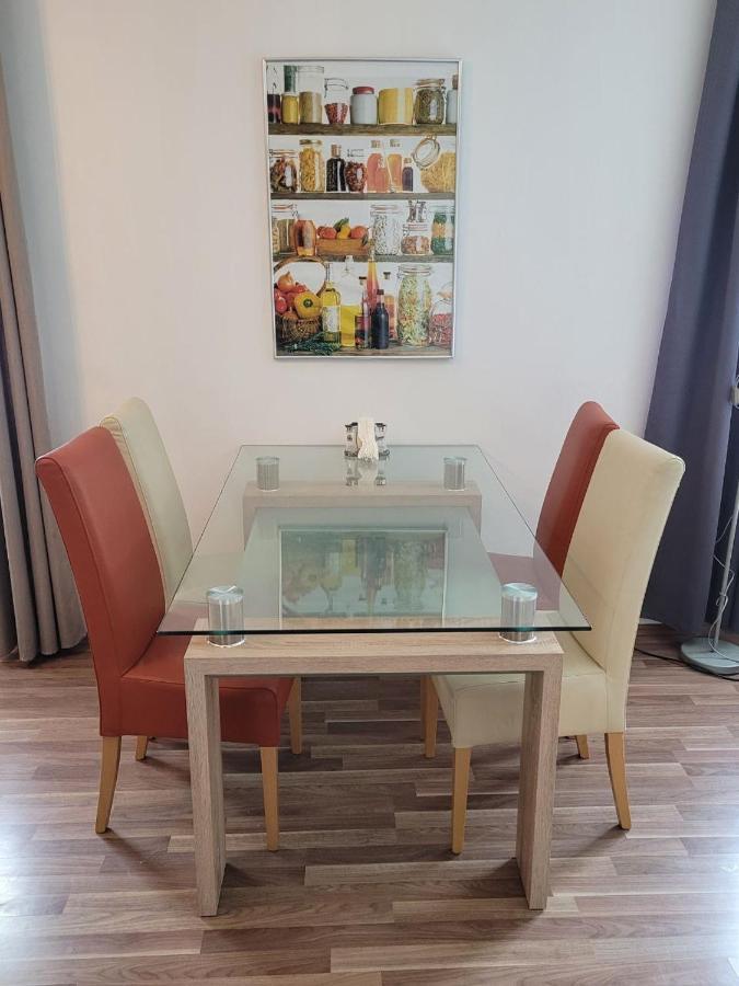 Zentral Gelegene, Sehr Ruhige Und Helle Wohnung Graz Bagian luar foto
