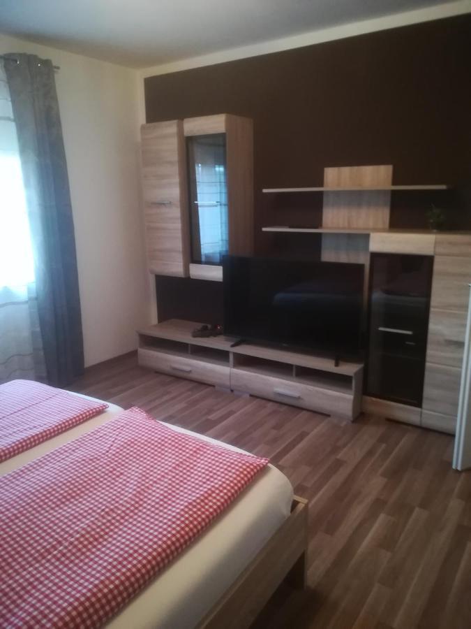 Zentral Gelegene, Sehr Ruhige Und Helle Wohnung Graz Bagian luar foto